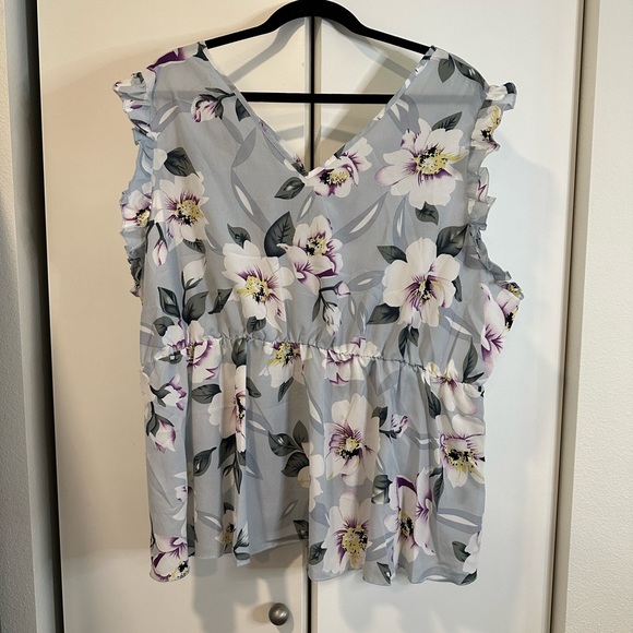 SHEIN Tops - Shein Curve Women’s 4x (fits 3x) Blue Floral Short Sleeve Top NEW